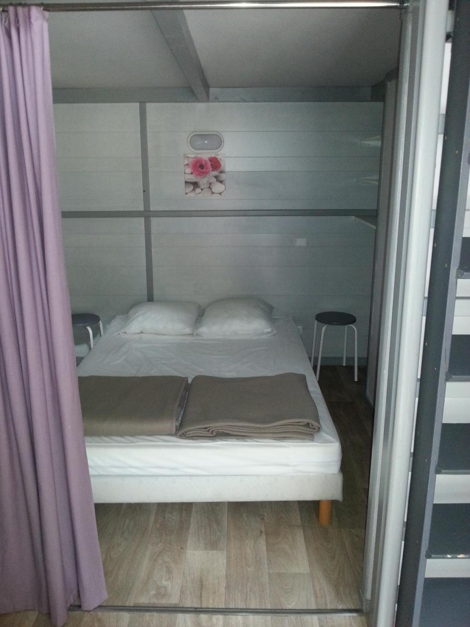 Camping Paradis Bellerive Montfrin Cameră foto