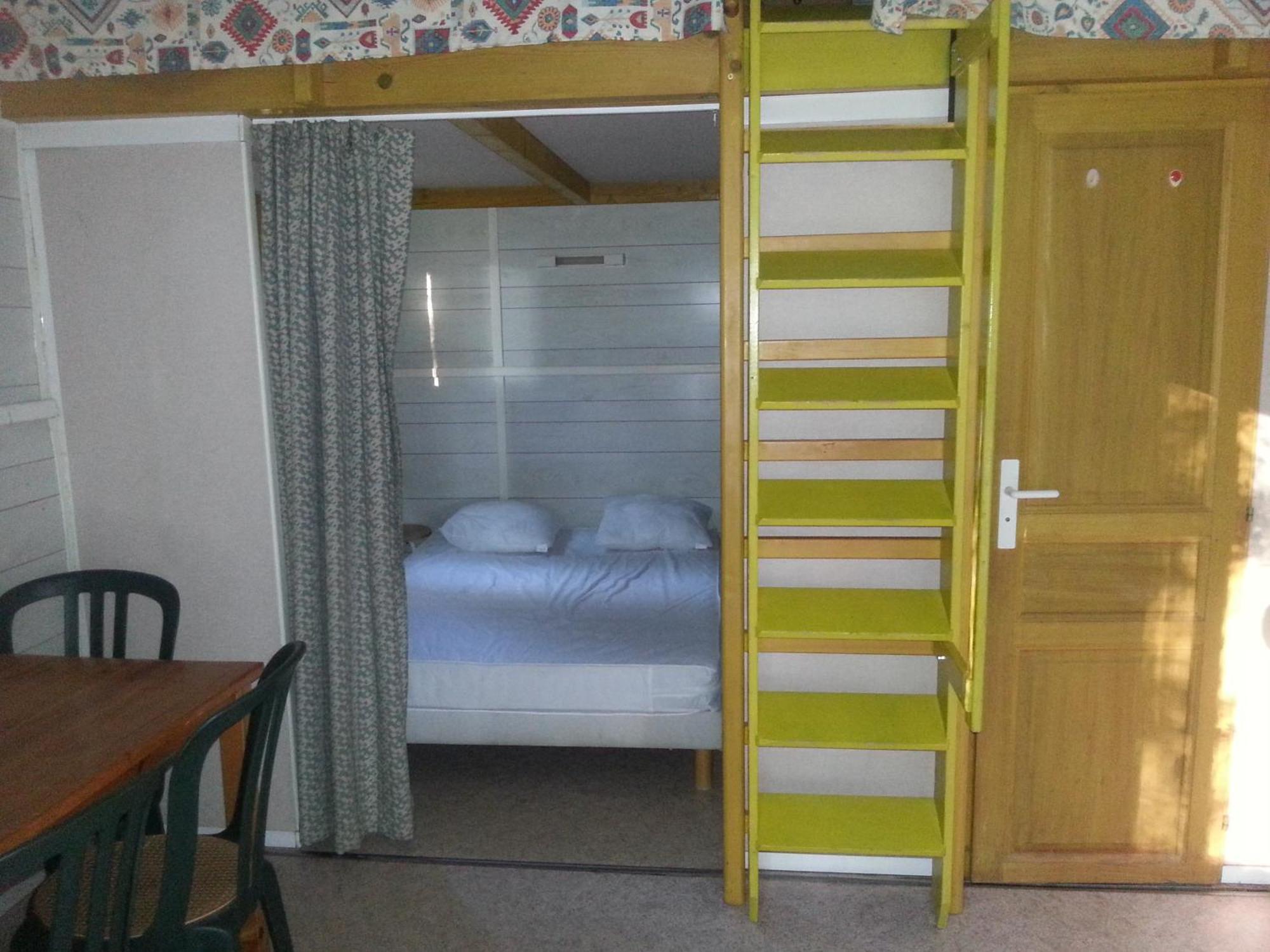 Camping Paradis Bellerive Montfrin Cameră foto